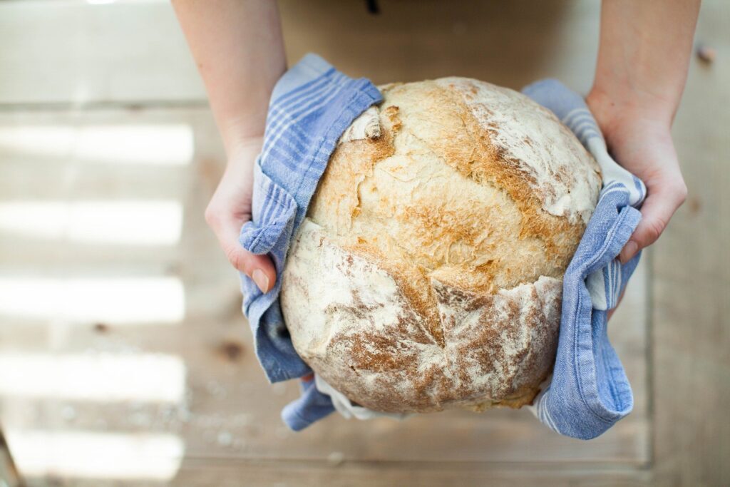 friss fehér kenyér