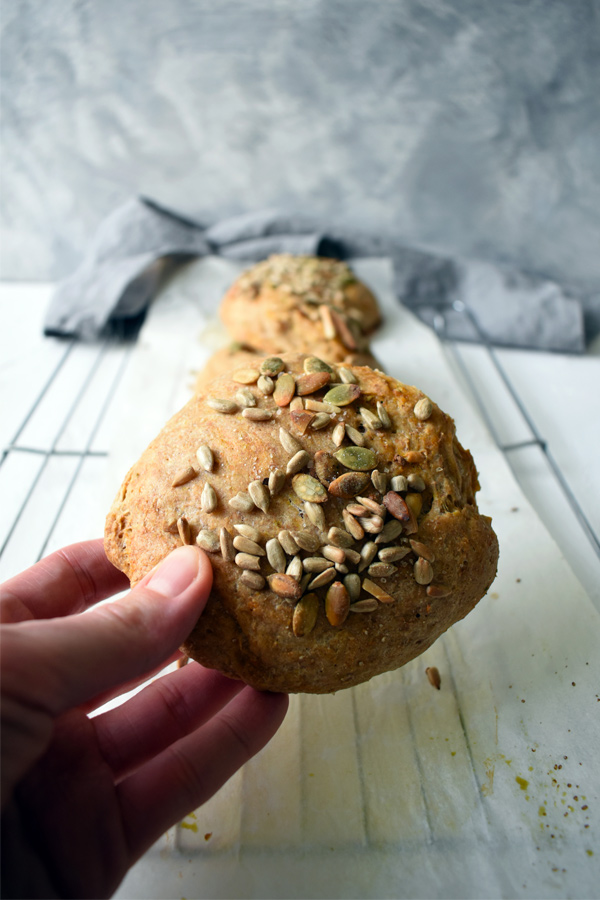 házi zsemle magvakkal