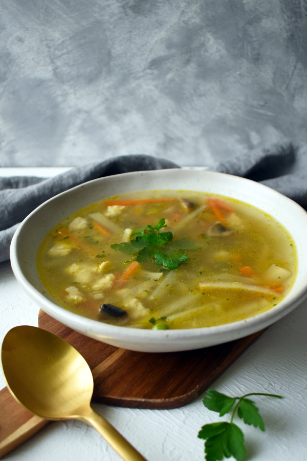 leves zöldségekkel és vajas galuska betét