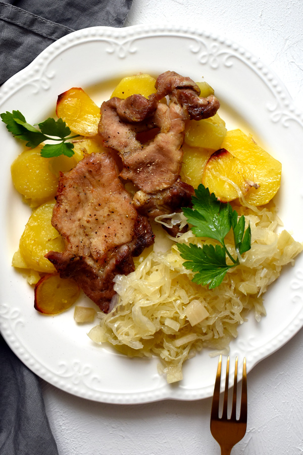 omlós sertéskaraj vecsési káposztasalátával