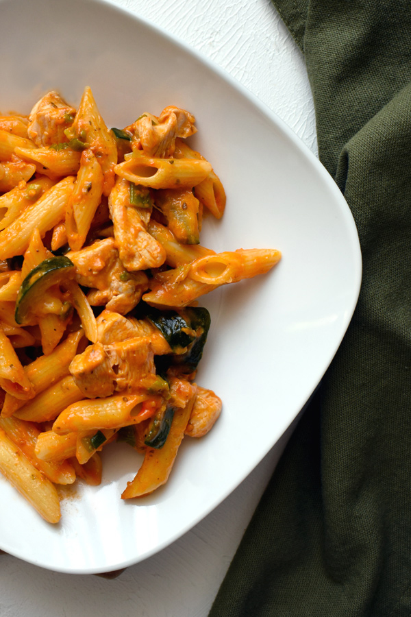 vörös pesztós tészta